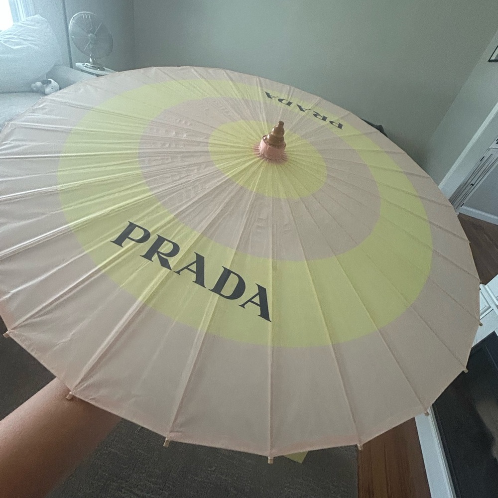 Prada Parasol - Picture 5 of 11